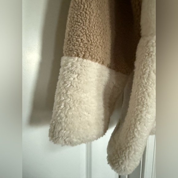 NWT Abercrombie Sherpa Coat - Picture 4 of 8